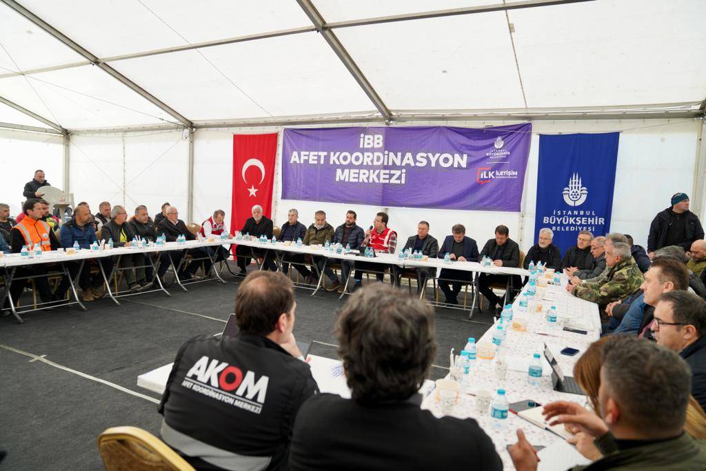 İmamoğlu: Her şeyi rant gibi malzeme biçimine dönüştürürsek insanı insan olmaktan, devleti devlet olmaktan uzaklaştırırız 13